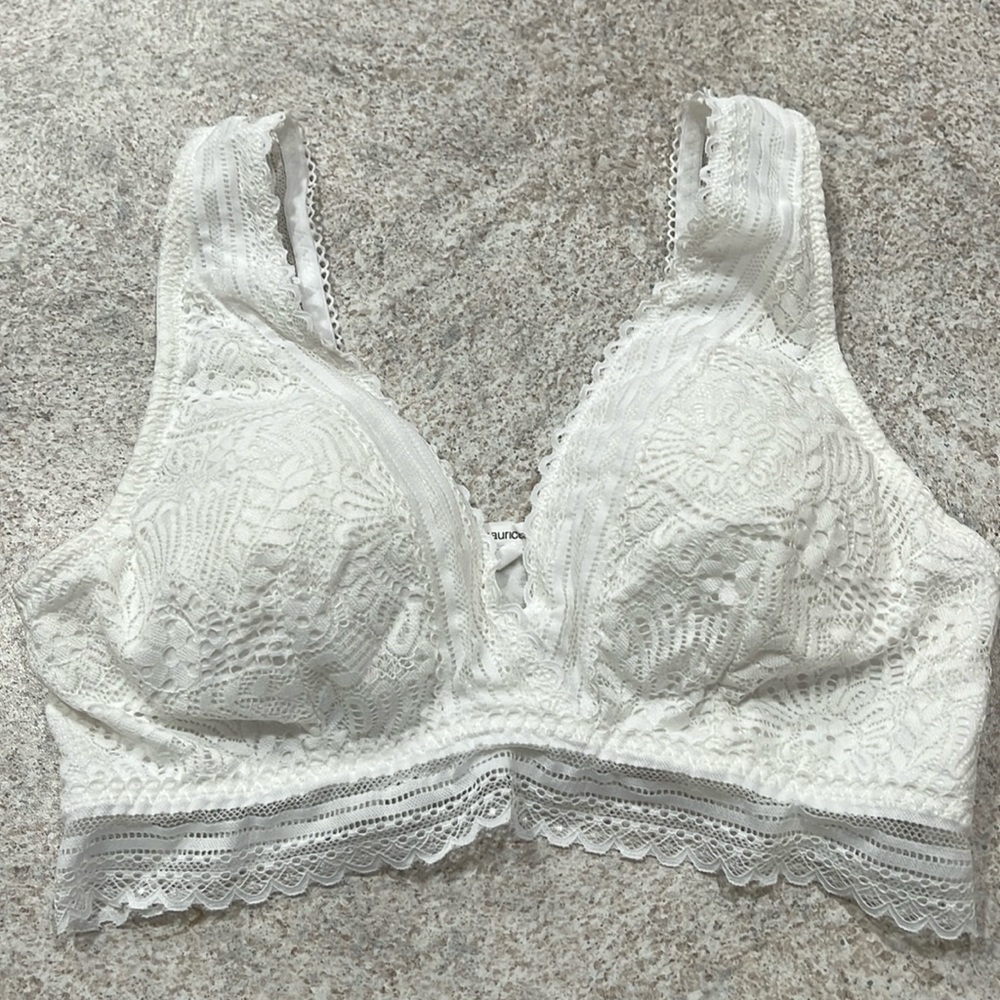 Maurice’s bralette white size medium